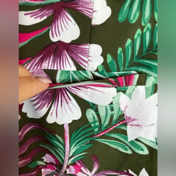 New York & Company Floral Pants - Size 0 - Picture 9 of 11